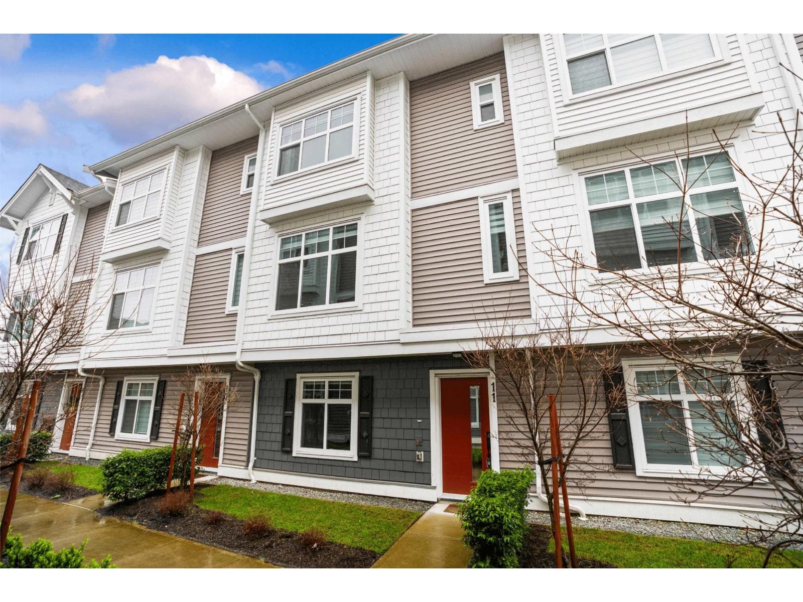 11 2033 MCKENZIE ROAD