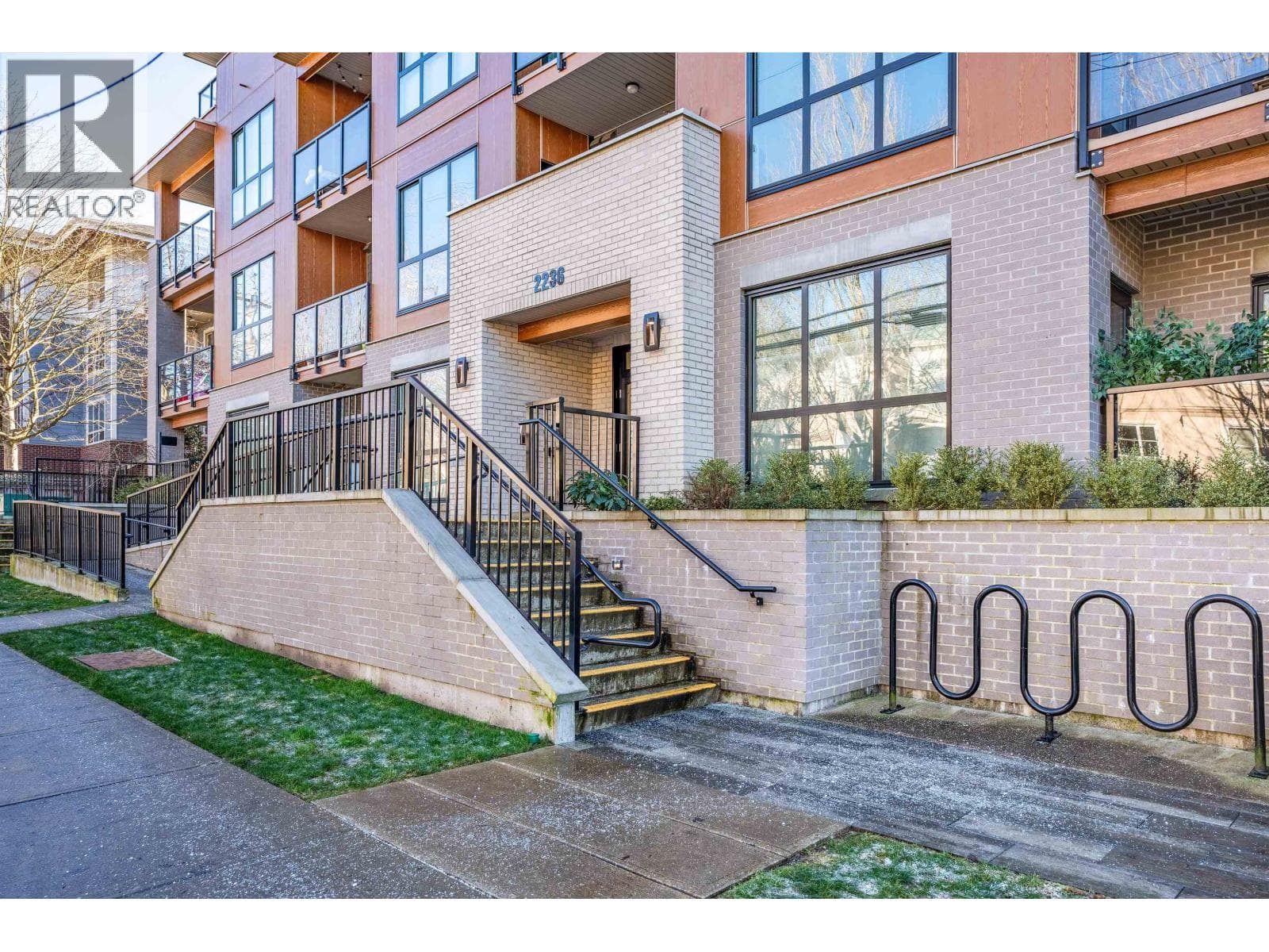 306 2236 WELCHER AVENUE