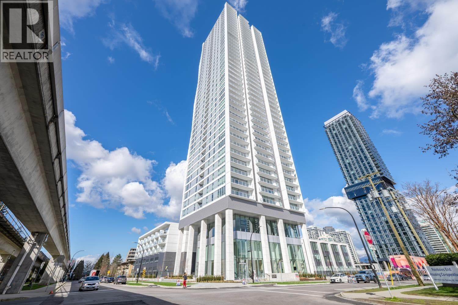 2304 6087 WILSON AVENUE