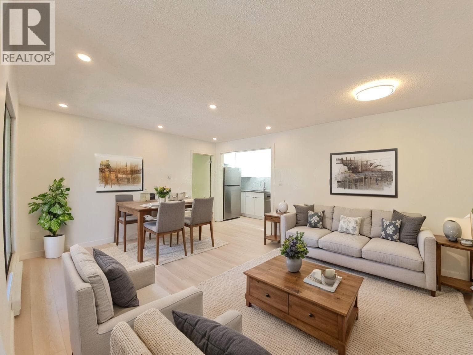 301 8645 OSLER STREET